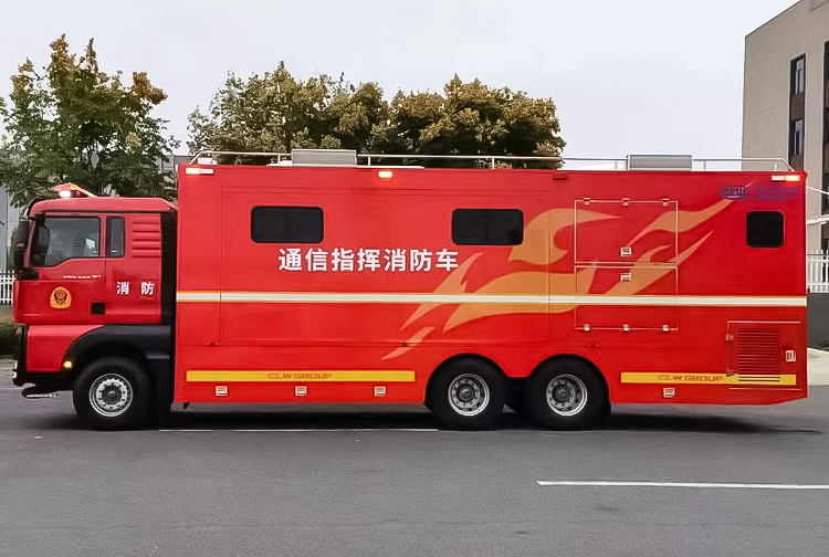 重汽汕德卡指揮車(chē)3.jpg